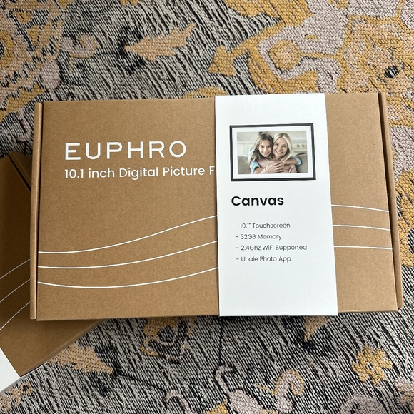 2 Digital Picture Frames Euphro Brand from Amazon - Picture 1 of 4